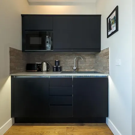 The Willow 8 ブリストル